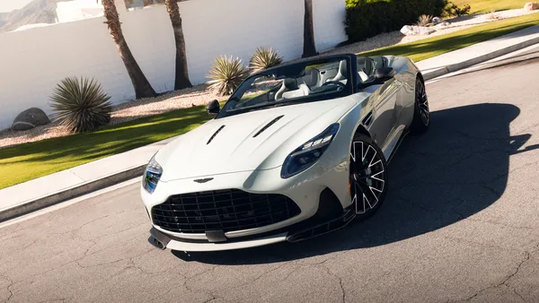 Aston Martin DB12