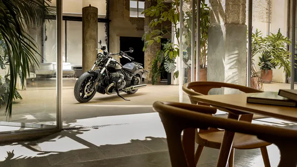 BMW R 18