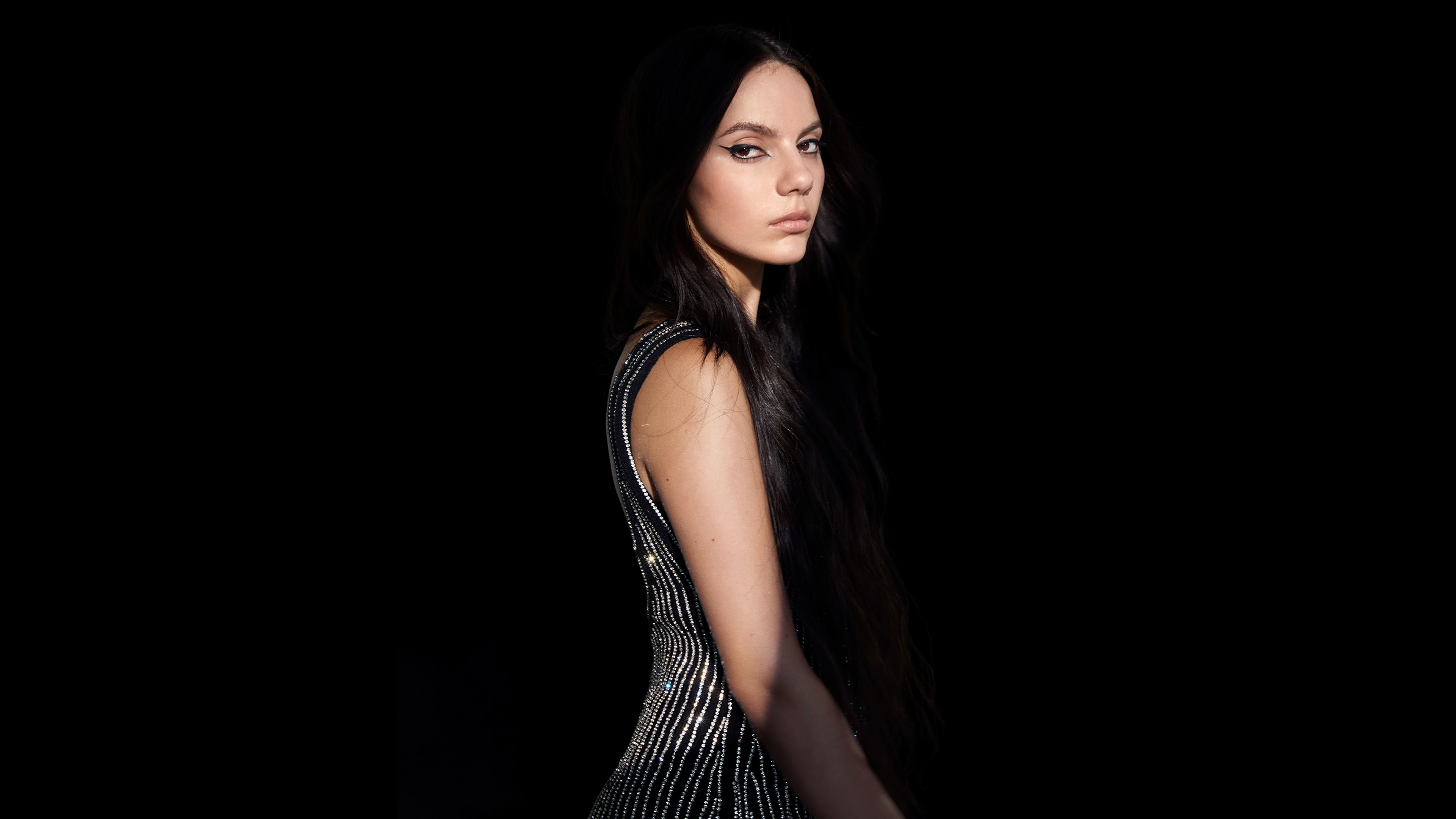 Dafne Keen, Fundo preto, Atriz