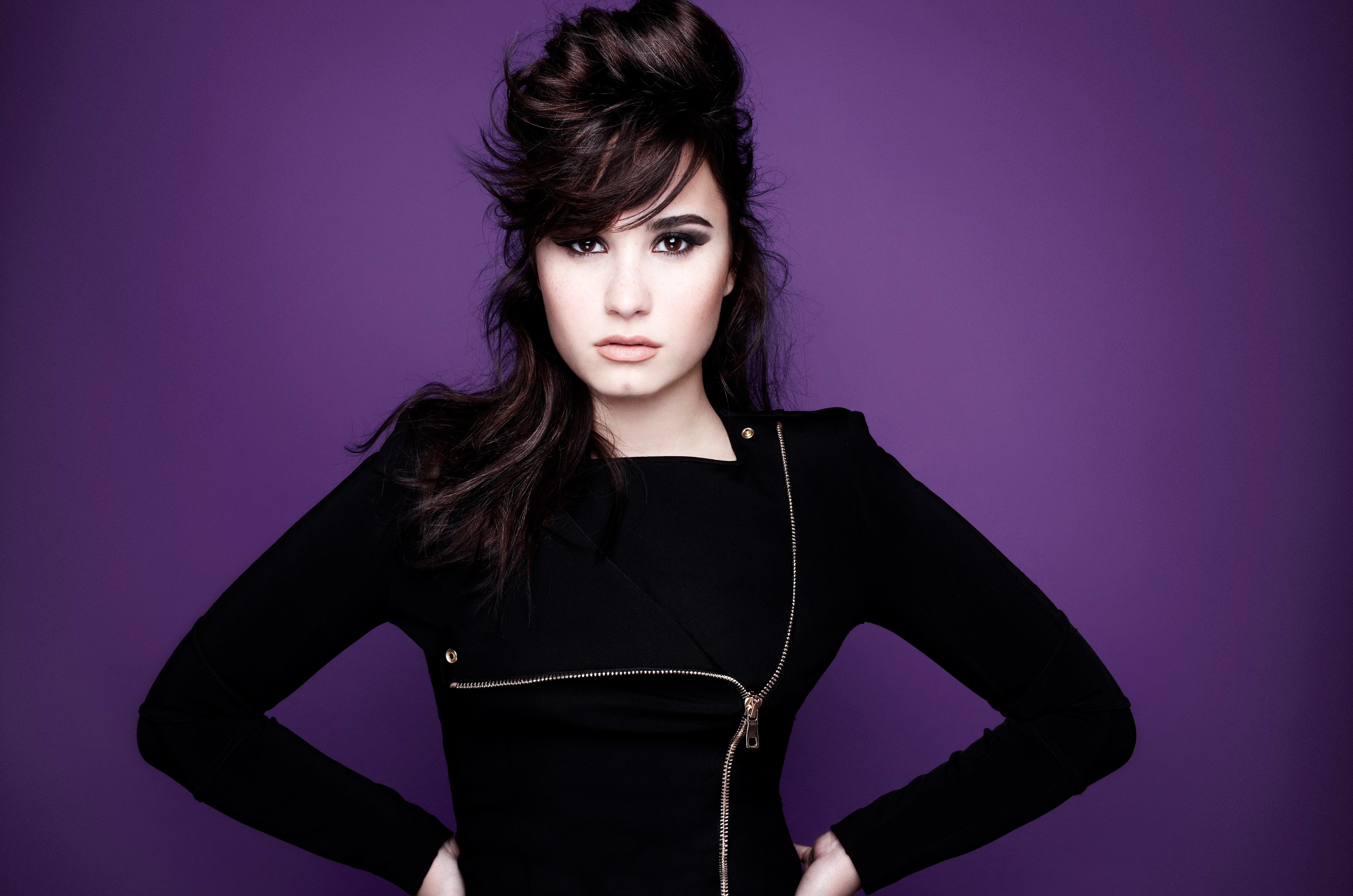 Demi Lovato, Roxo, Cantora americana, 5K
