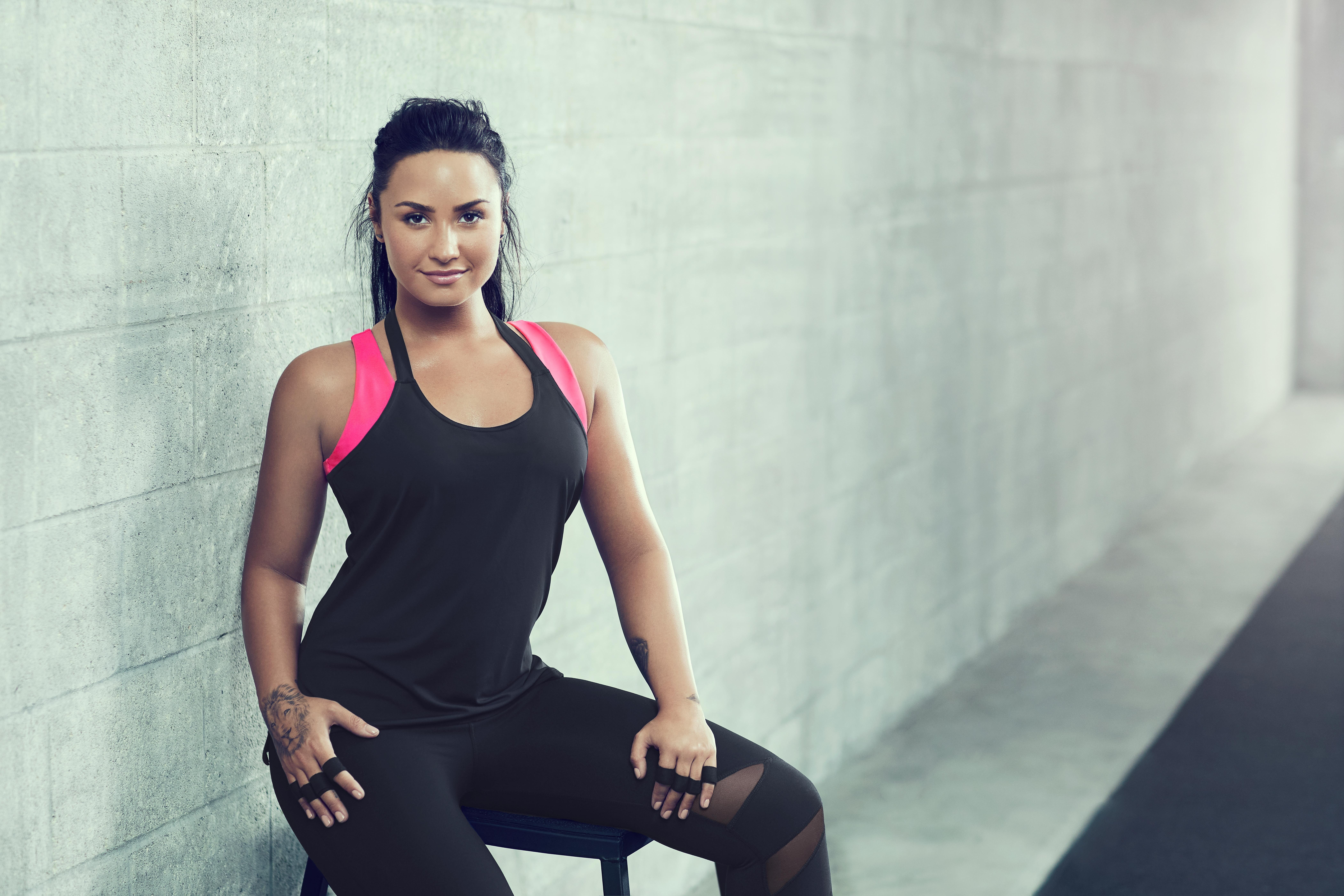 Demi Lovato, 8K, 5K