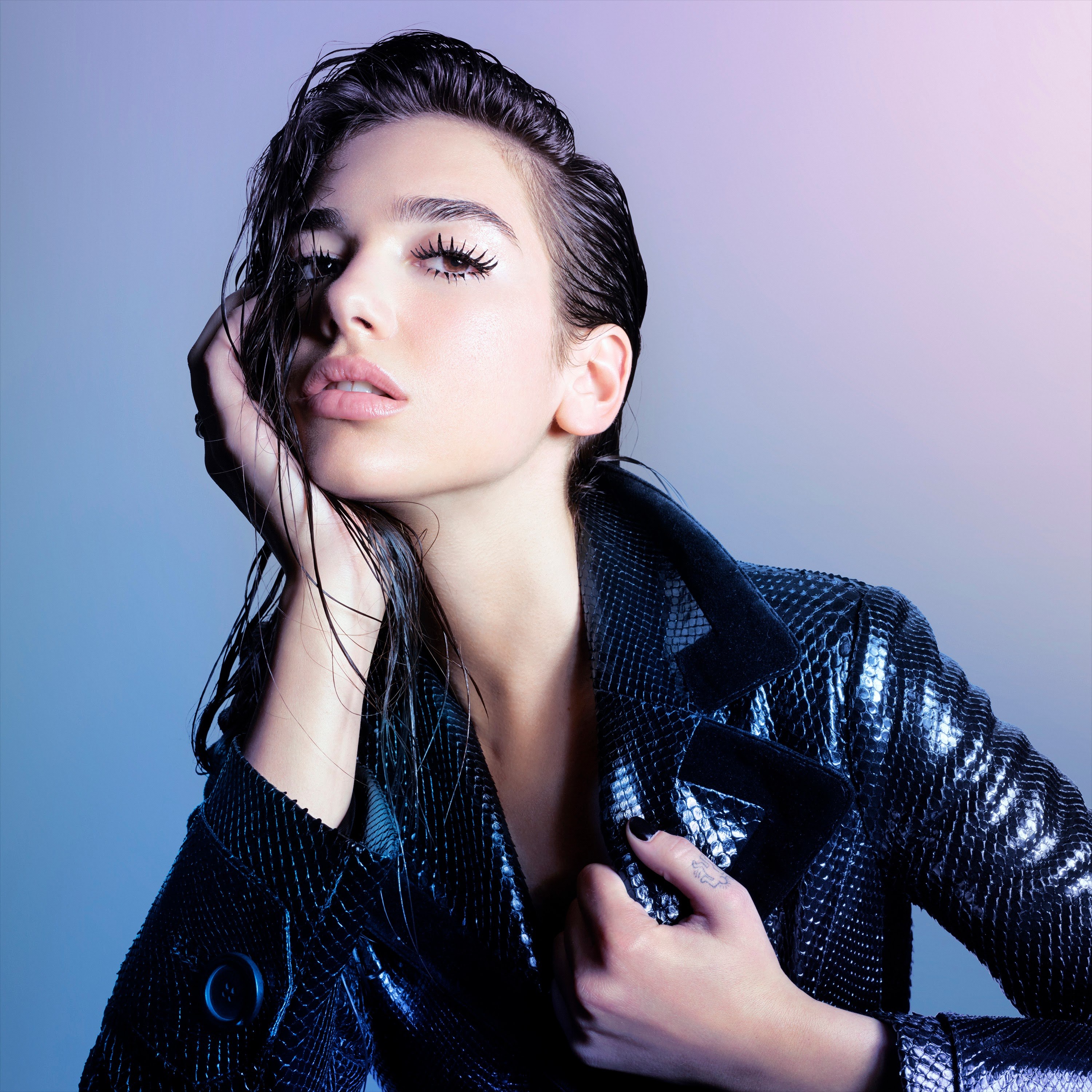 Dua Lipa, Cantora, Modelo, Retrato