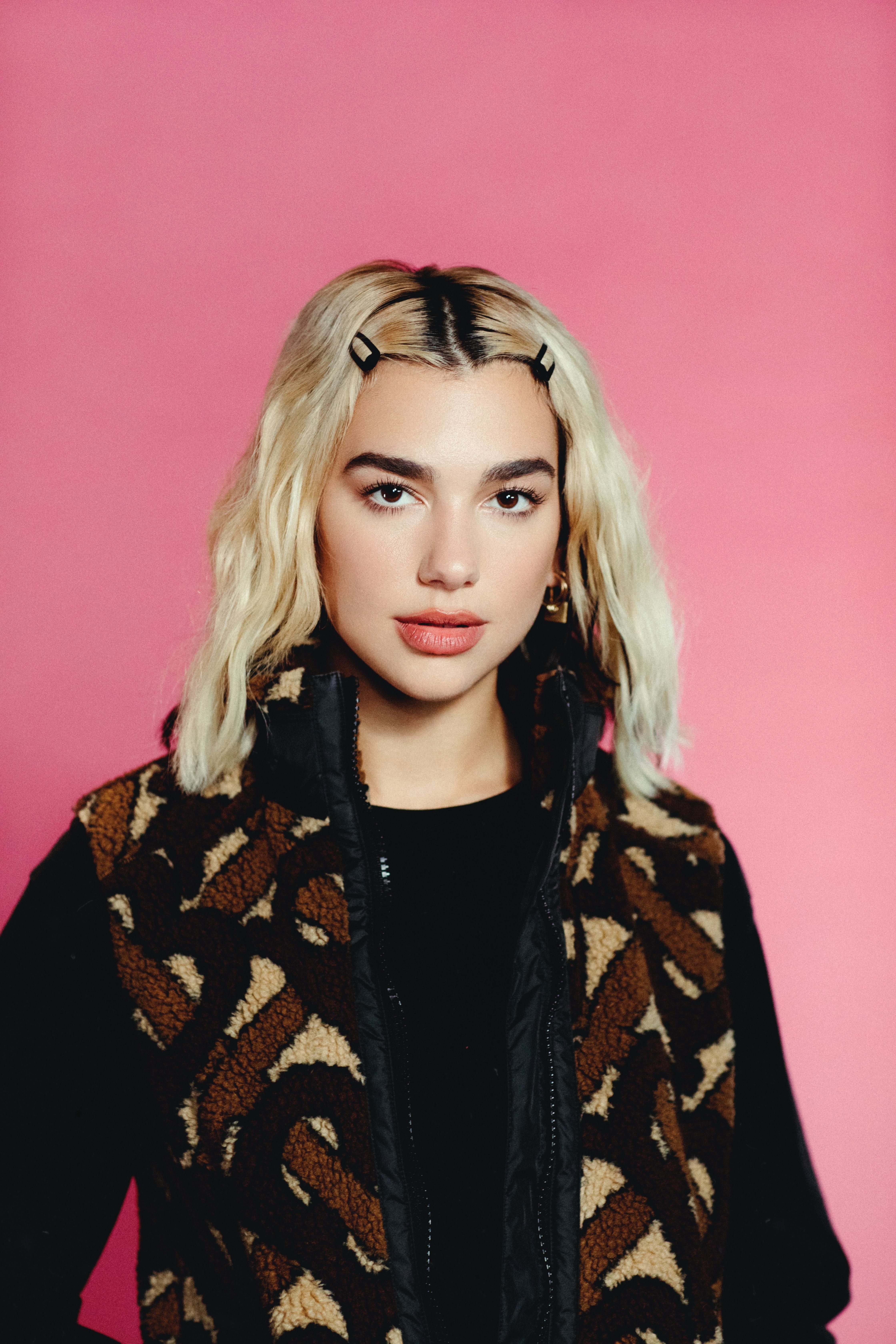 Dua Lipa, Rosa pastel, Cantora de disco pop, Fundo pastel,