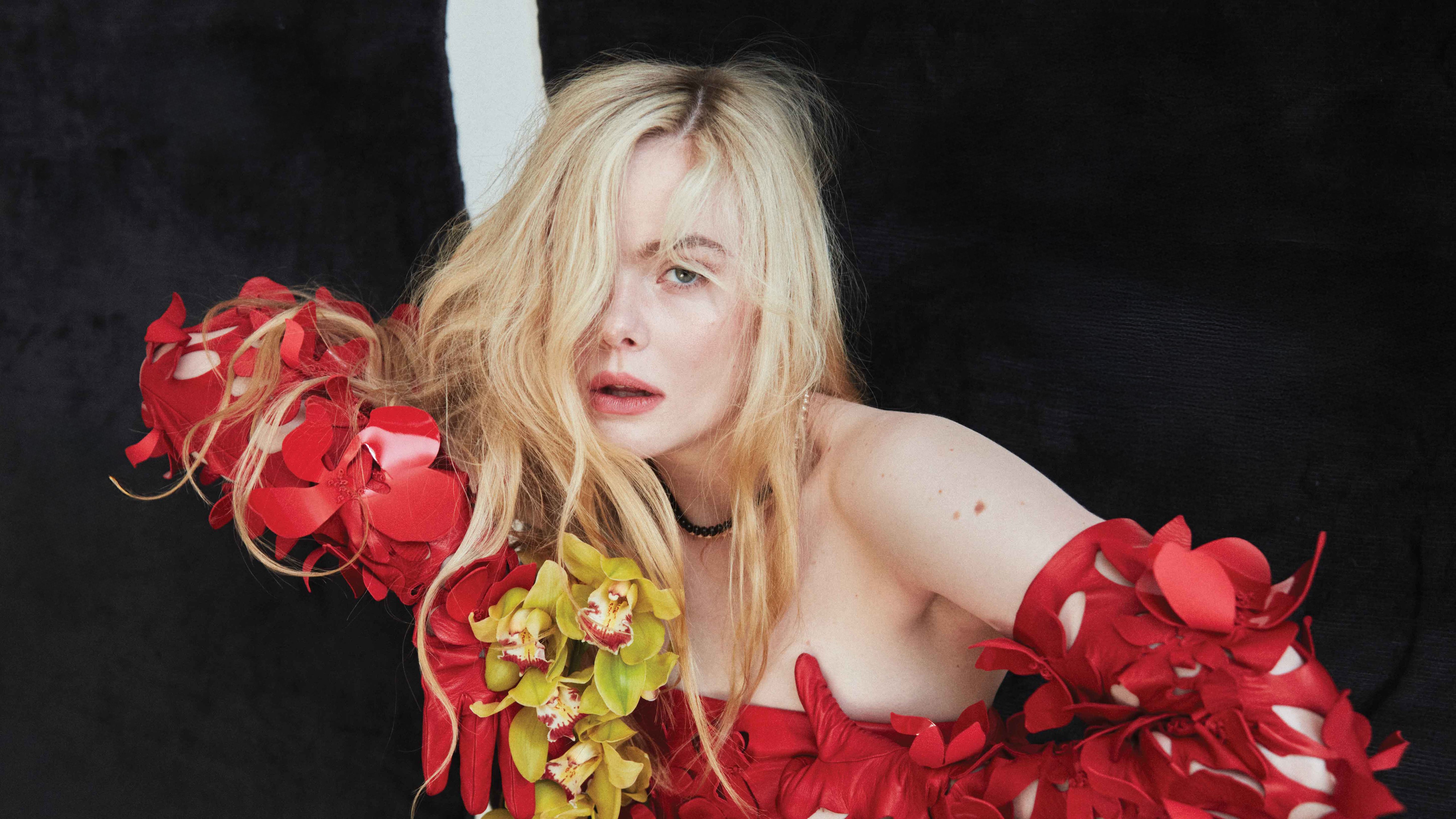 Elle Fanning, Vestido floral, 5K, Loira