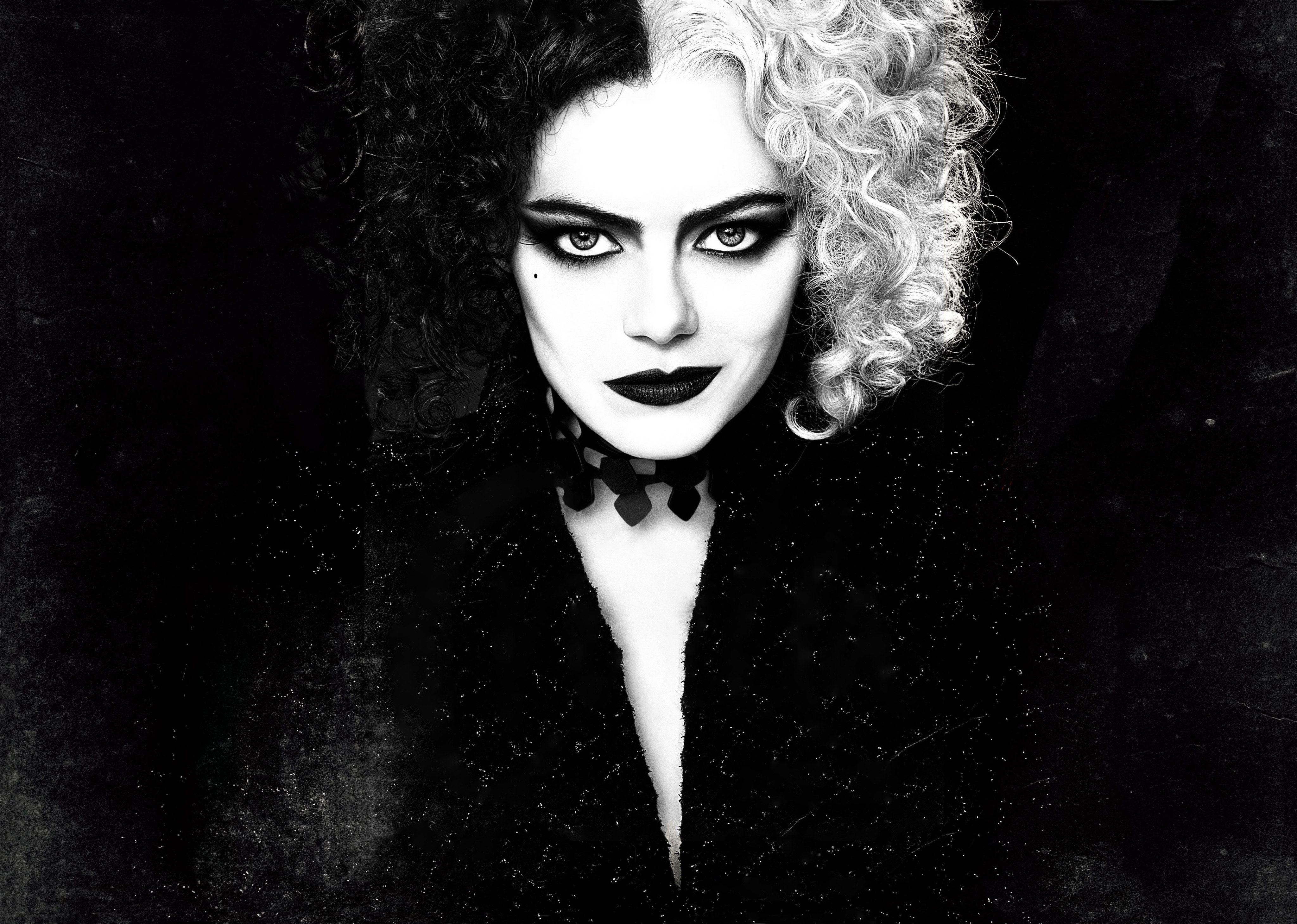 Emma Stone, Cruella, Filmes de 2021, Fundo preto, Monocromático, Preto e branco