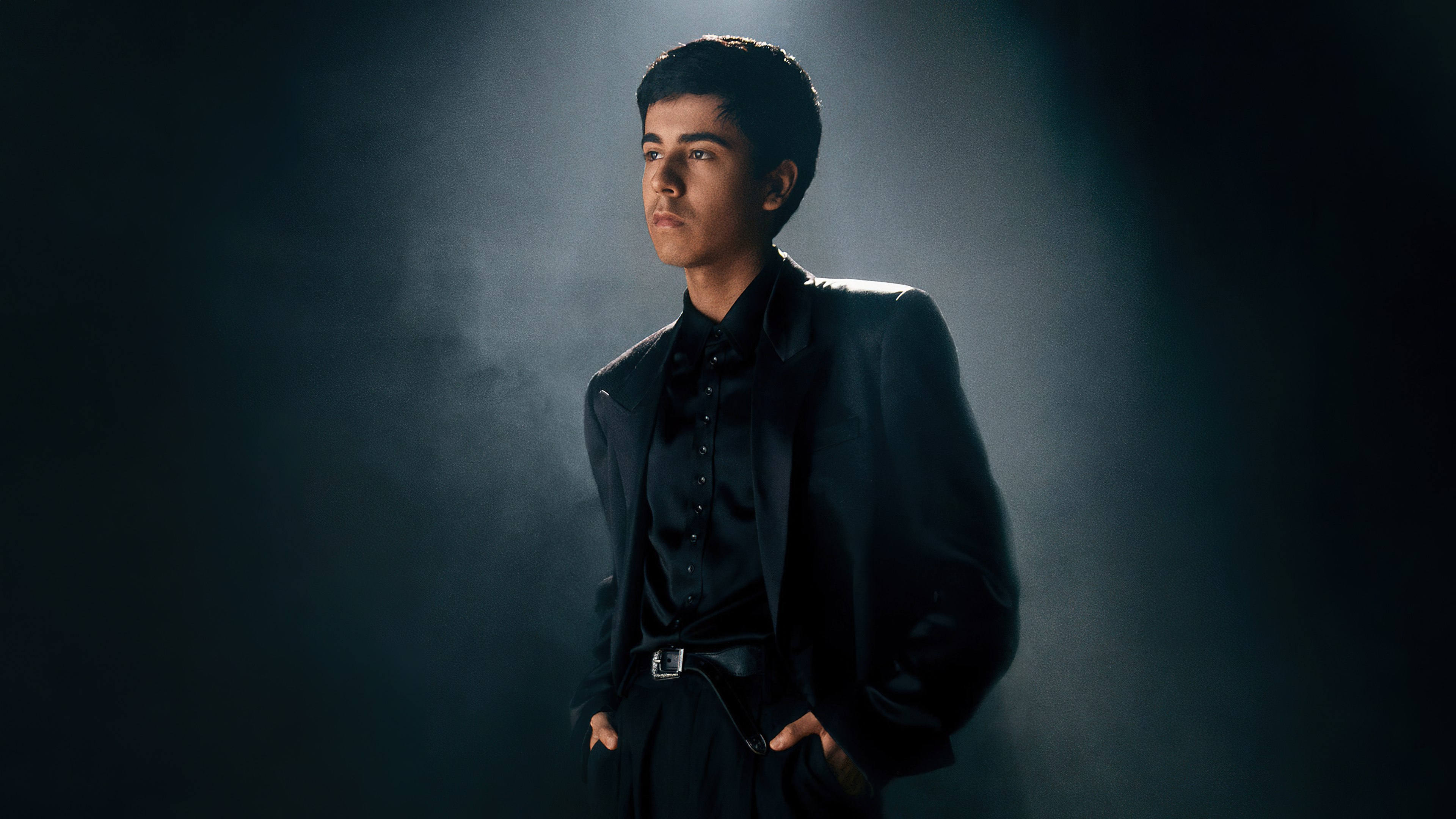 Ivan Cornejo, Cantor mexicano, Fundo escuro