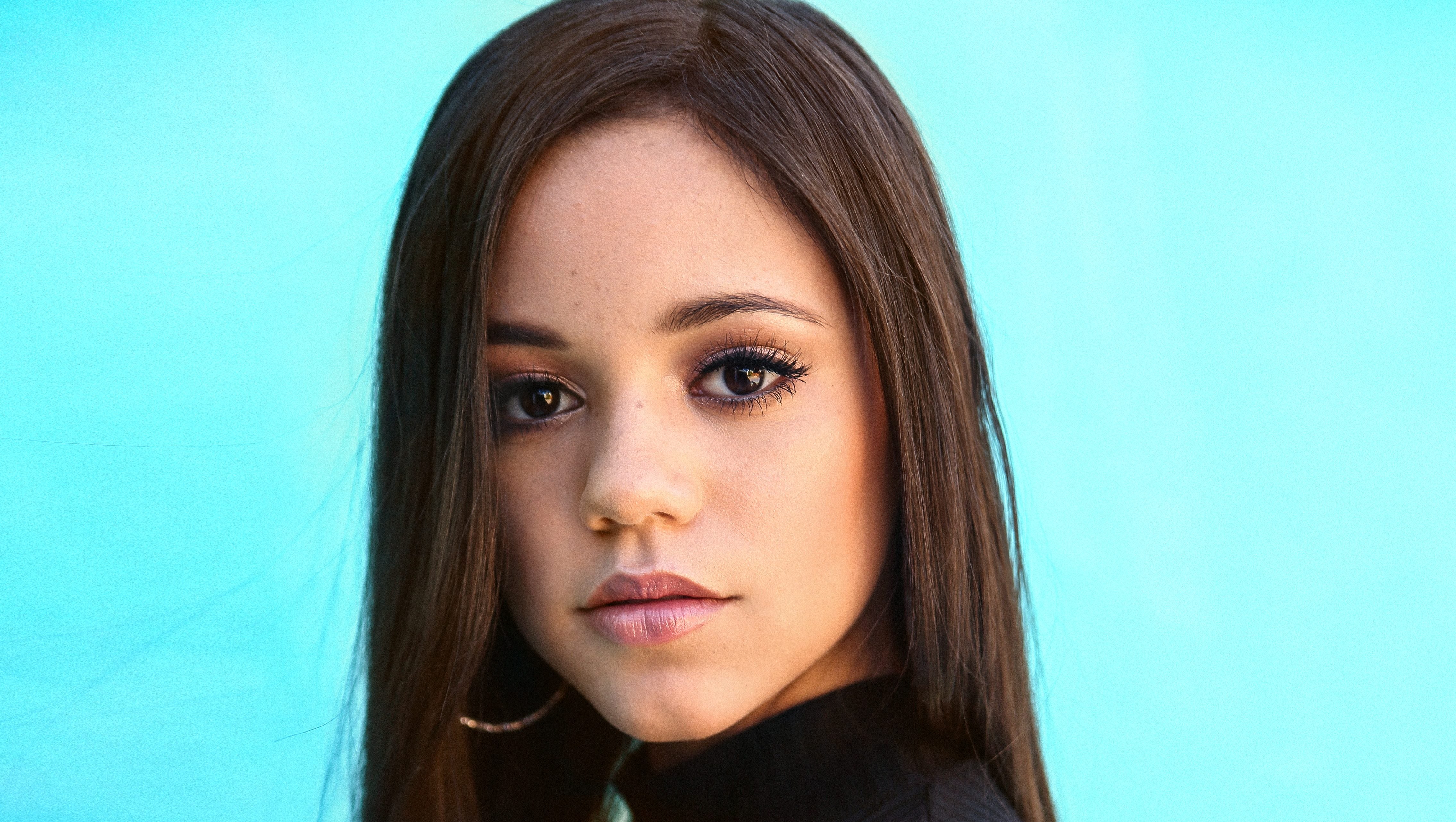 Jenna Ortega, Atriz americana, Fundo ciano