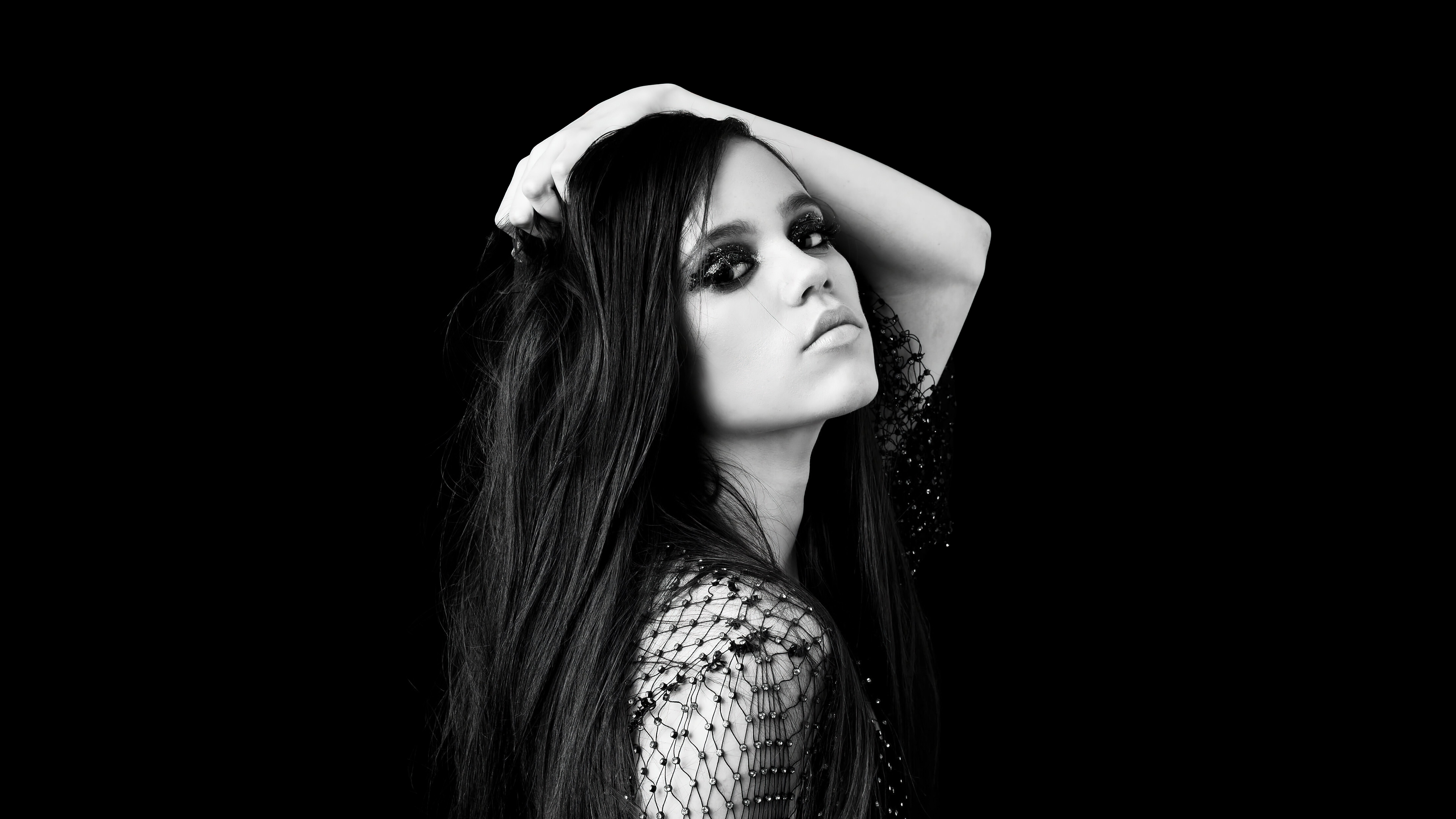 Jenna Ortega, AMOLED, 8K, Estética sombria, Fundo preto, 2023, Ensaio fotográfico, 5K