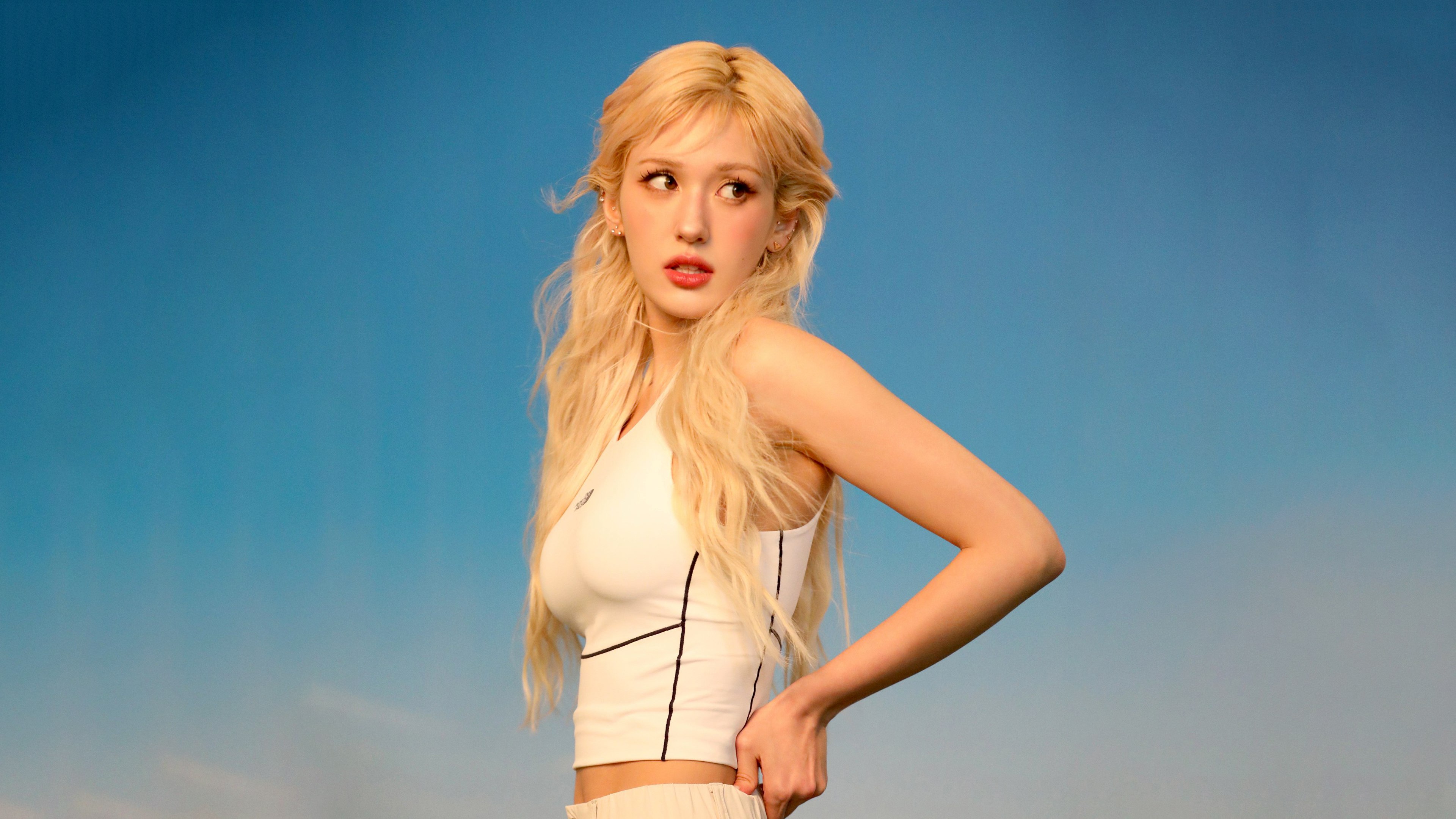 Jeon Somi, Moda, Ídolo de K-pop
