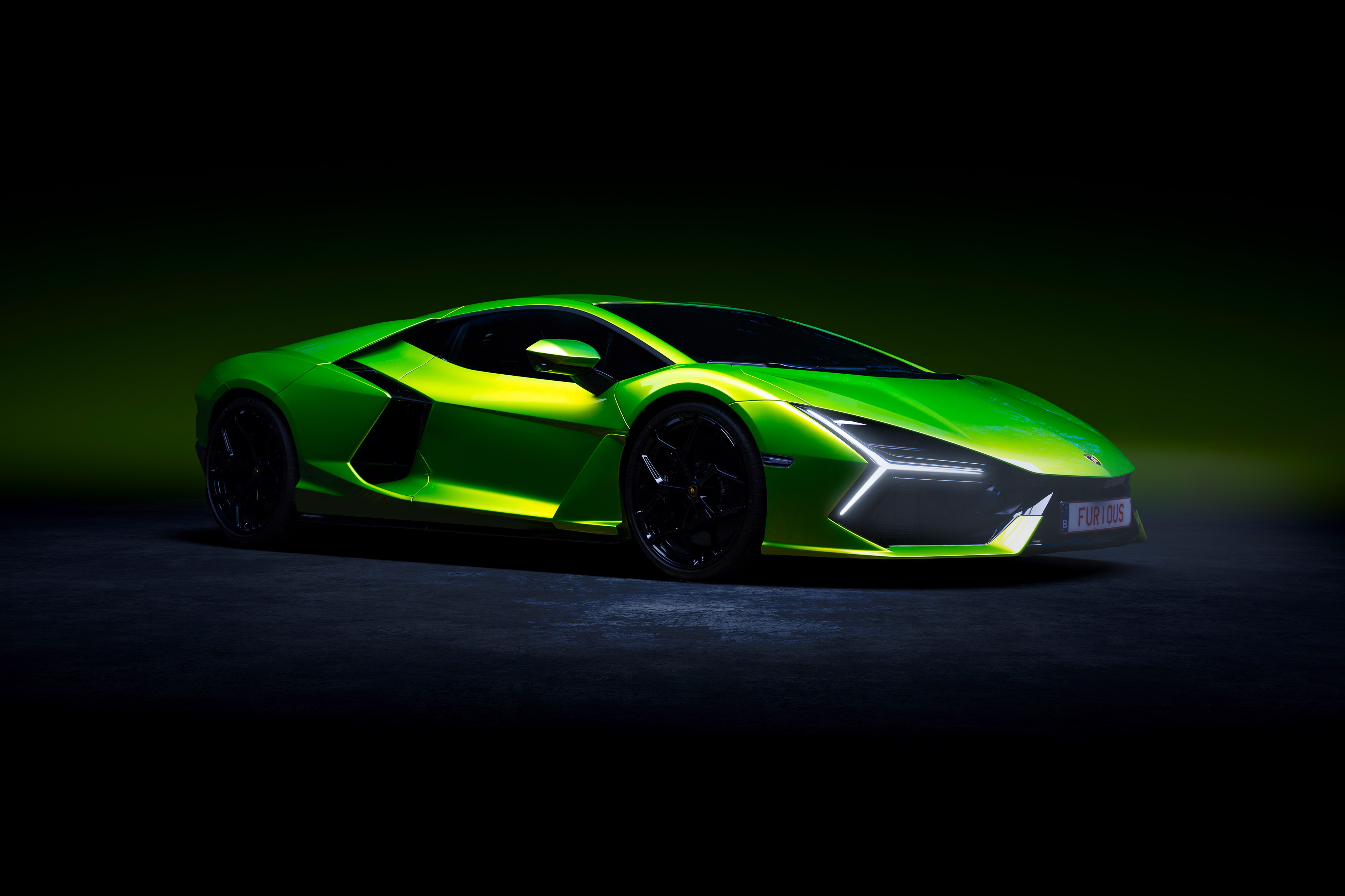 Lamborghini Revuelto, Estética verde, Fundo escuro, 5K
