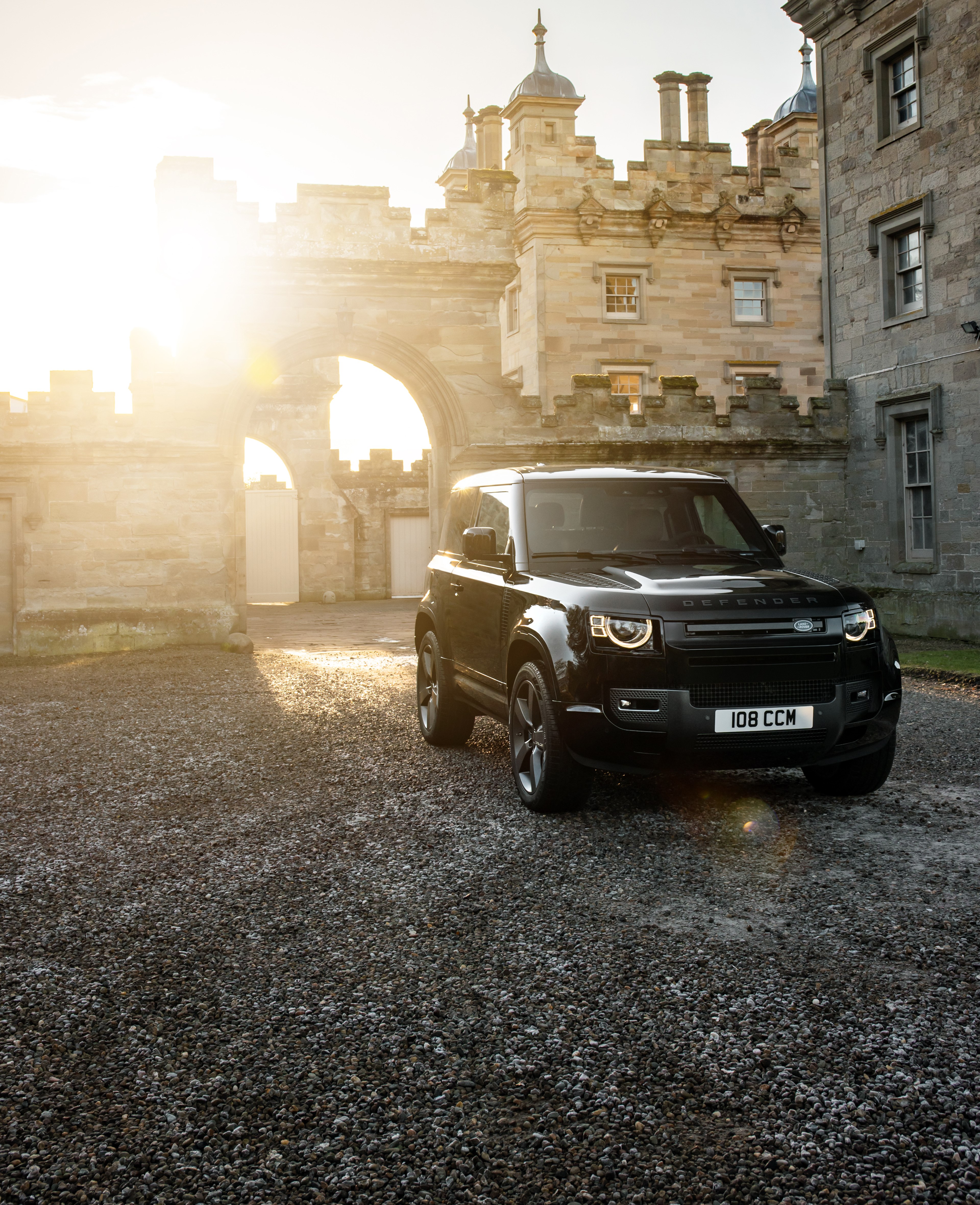 Land Rover Defender 90 V8 Carpathian Edition, Carros pretos, 2021