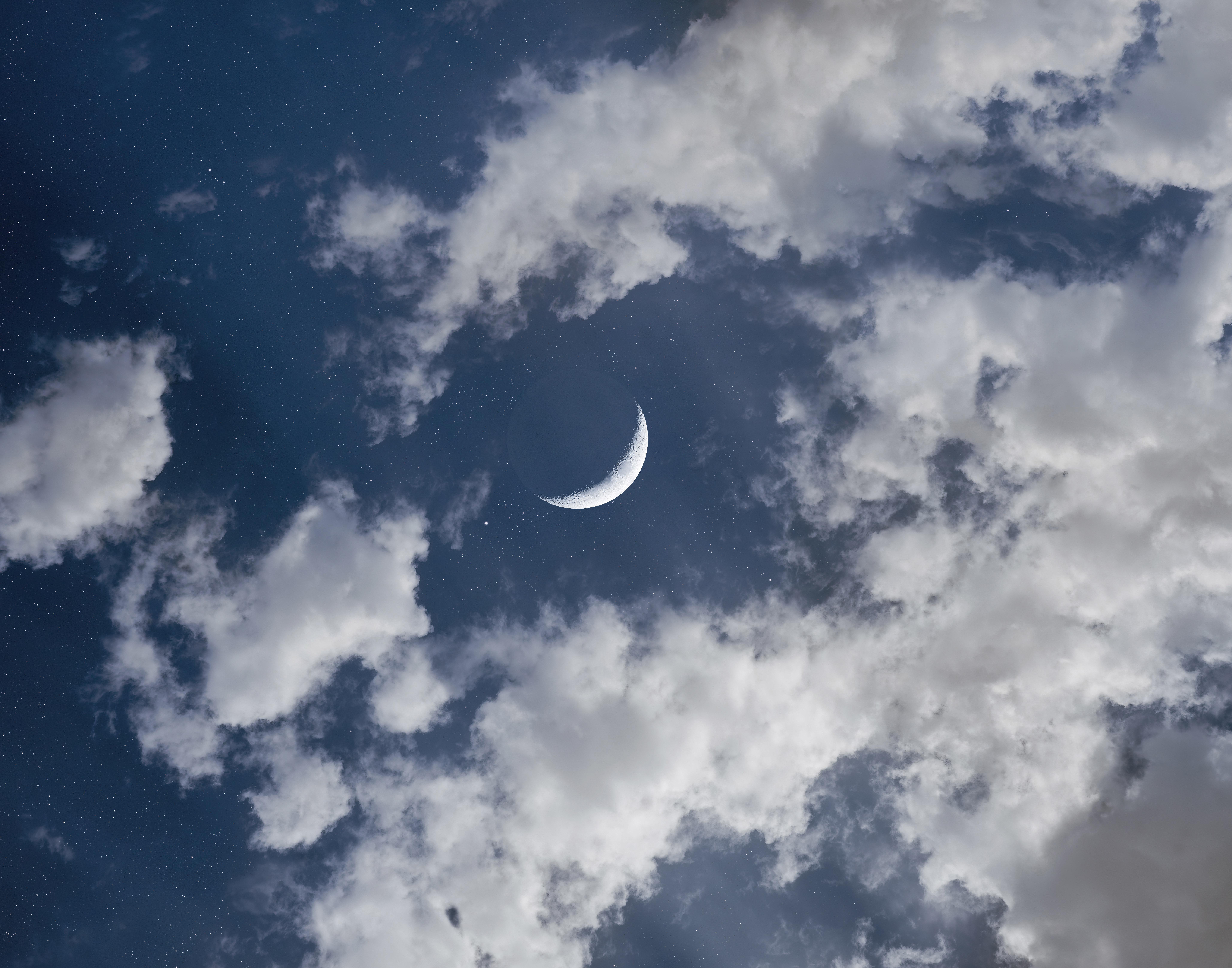Lua crescente, Meia-lua, Nuvens, Céu azul, Cosmos, Estrelas, 5K, 8K