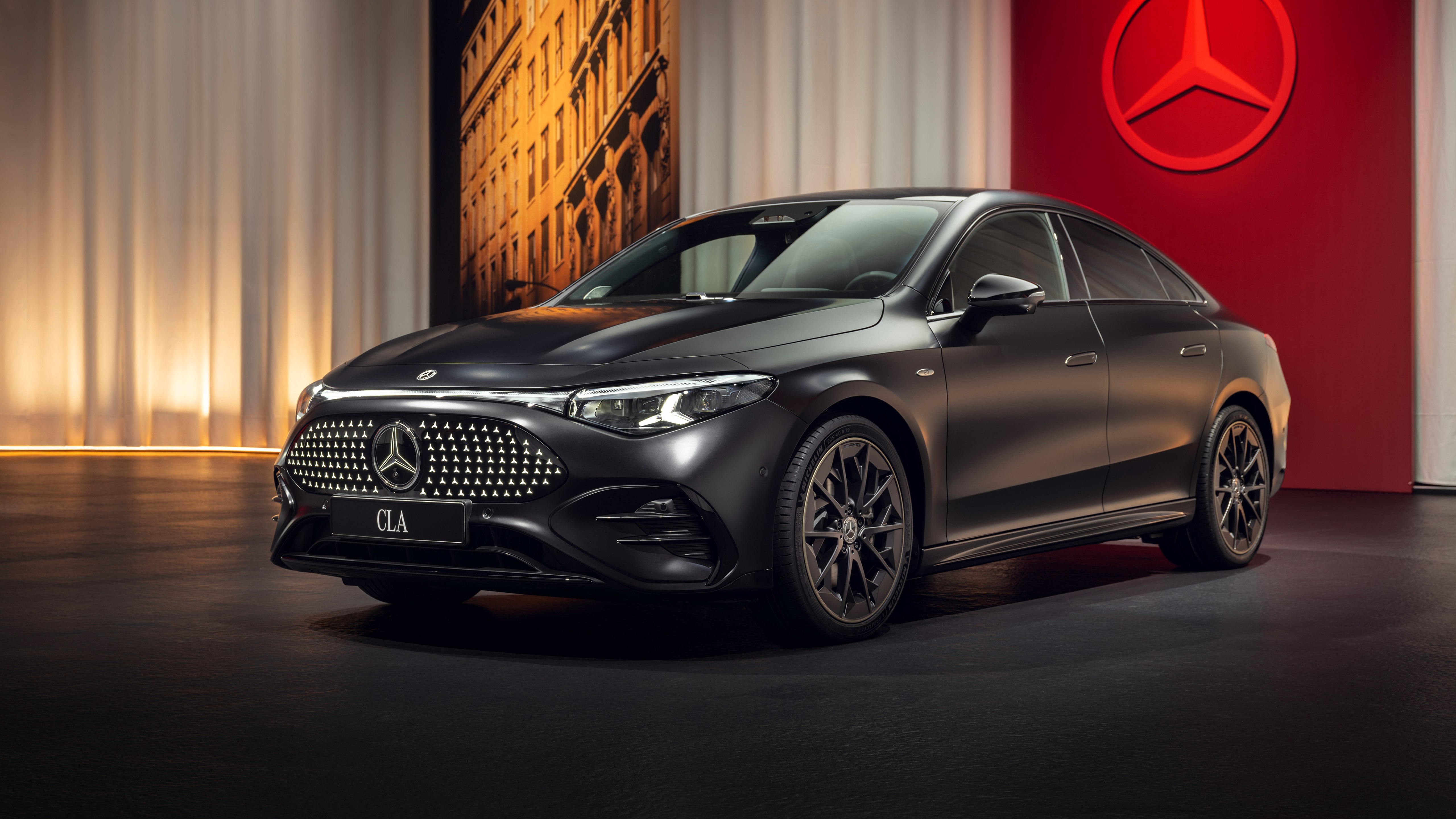Mercedes-Benz CLA 350 4MATIC com Tecnologia EQ, AMG line, 5K, 2025