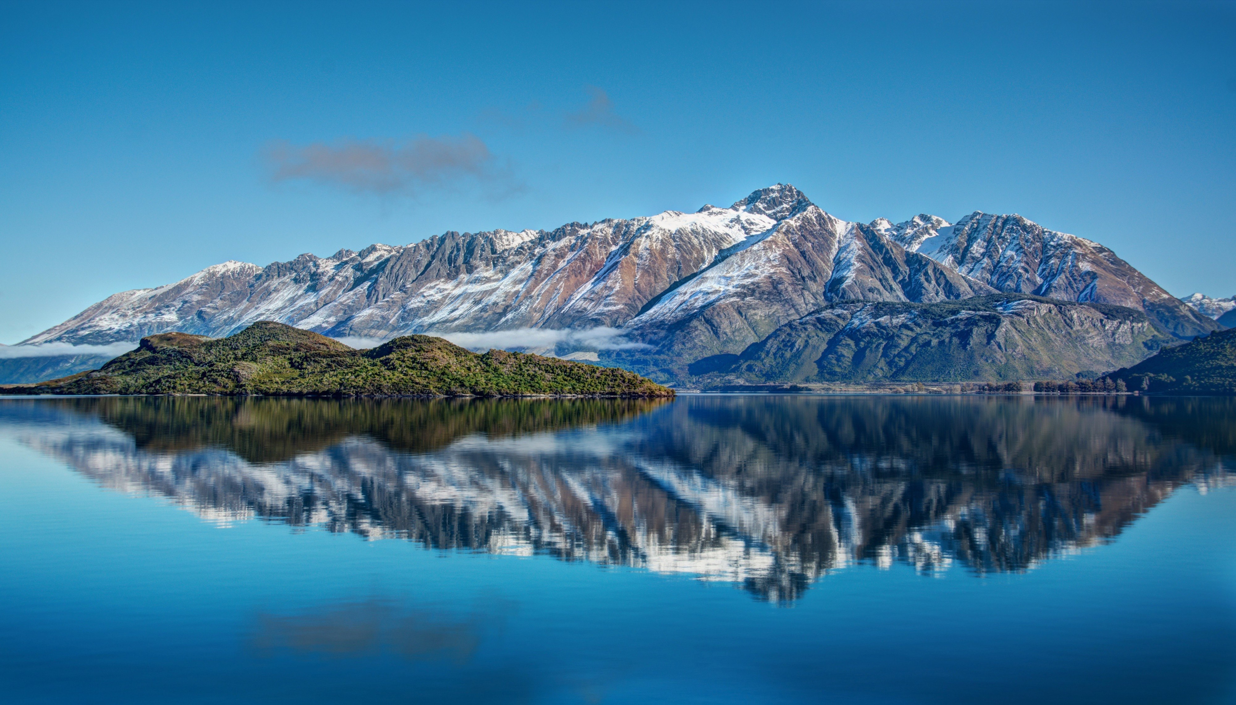 Montanhas nevadas, Lago, Reflexo, Água, Céu azul, Paisagem, Nuvens