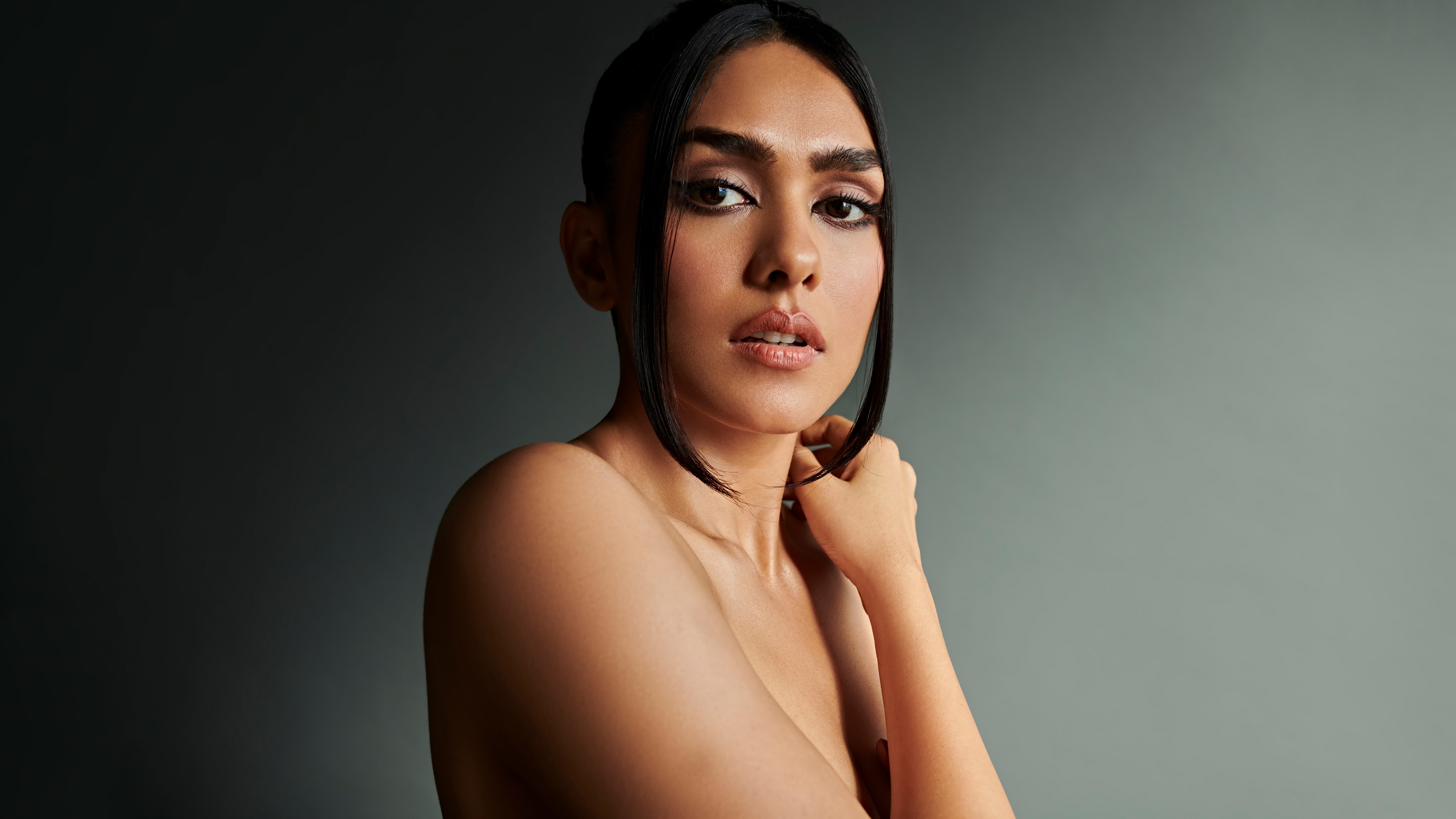 Mrunal Thakur, 8K, Atriz indiana, 5k, Retrato