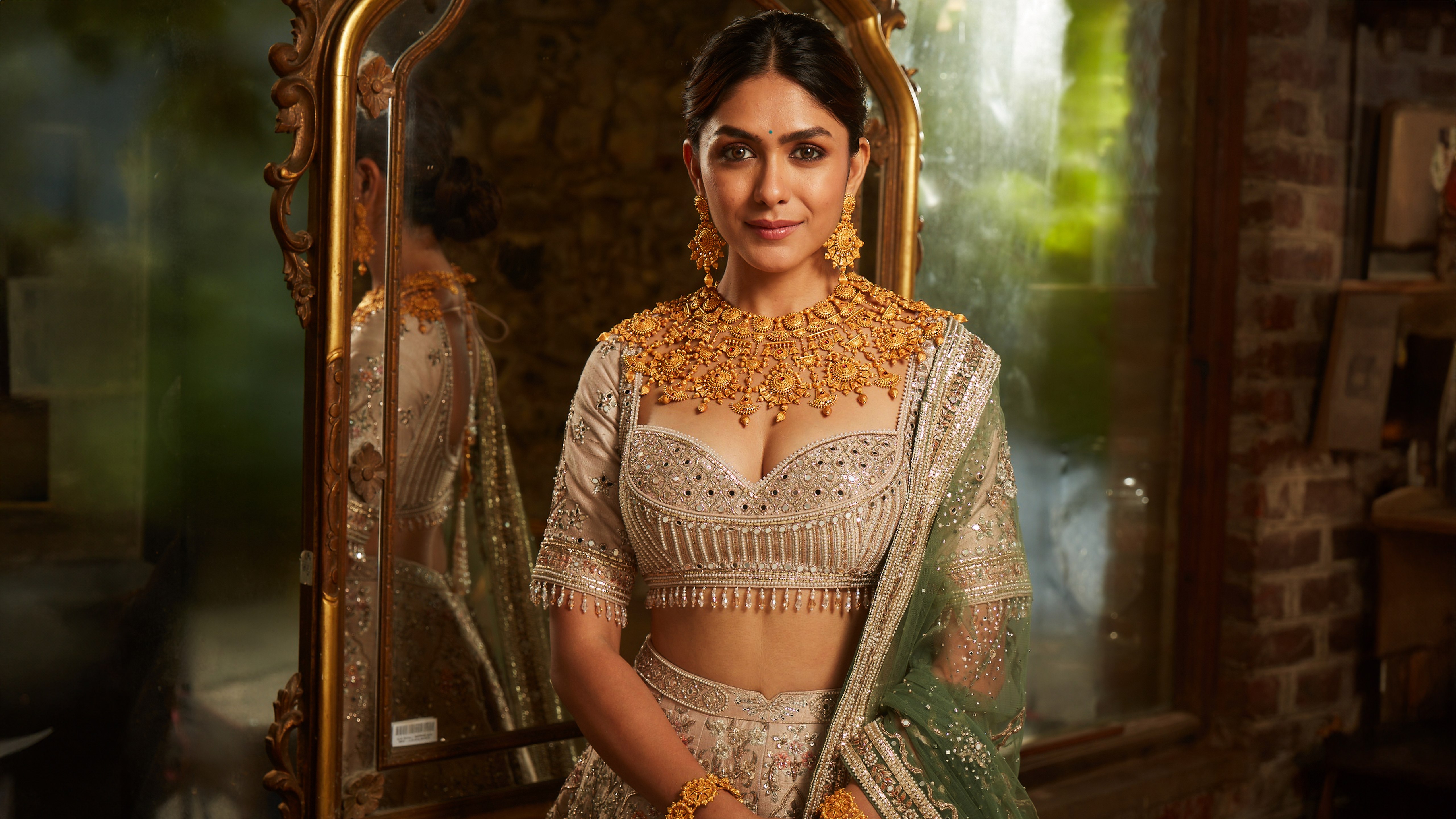 Mrunal Thakur, Tradicional, Atriz indiana, 5K