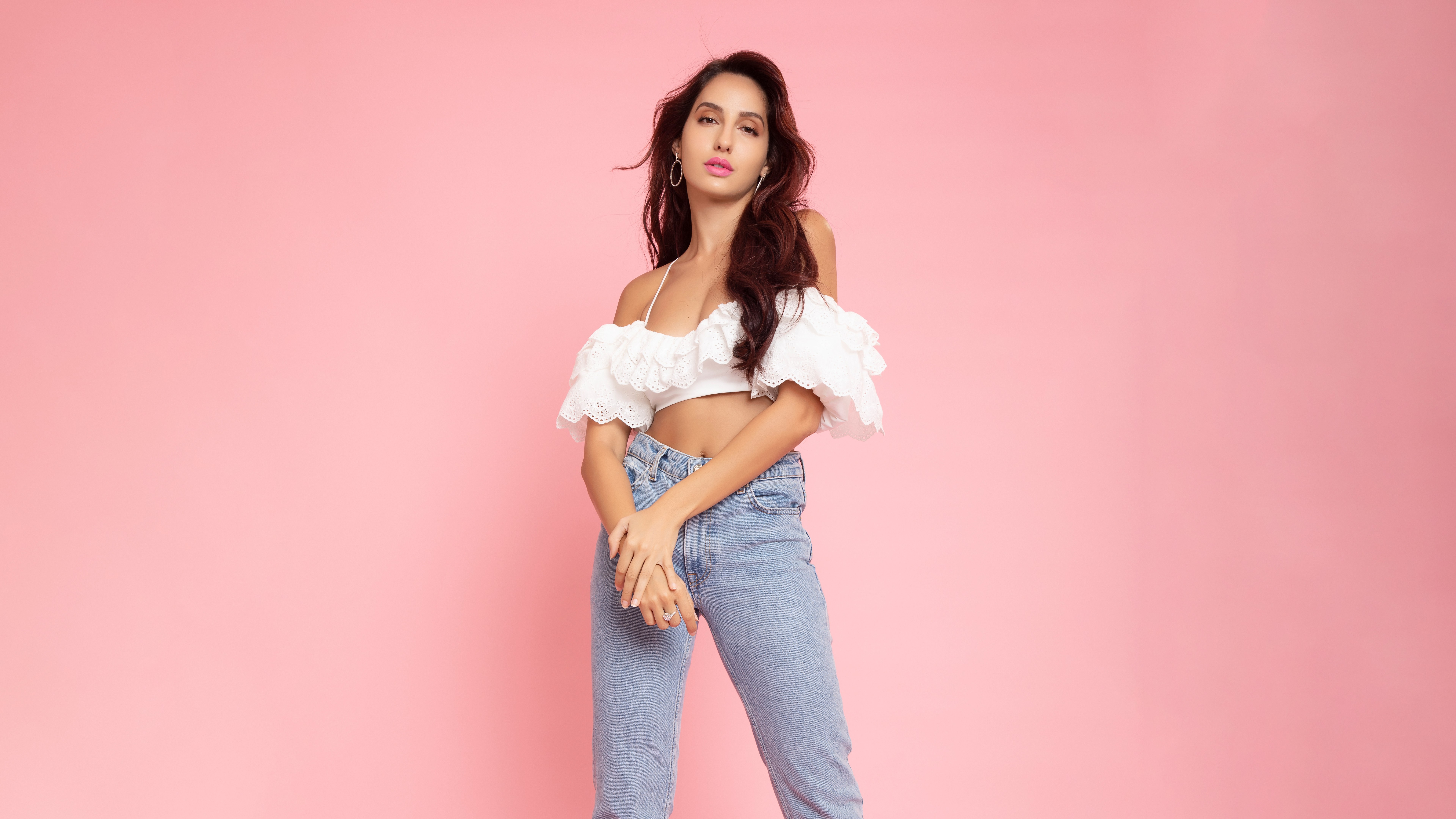Nora Fatehi, Fundo rosa, Atriz indiana, 5K, 8K