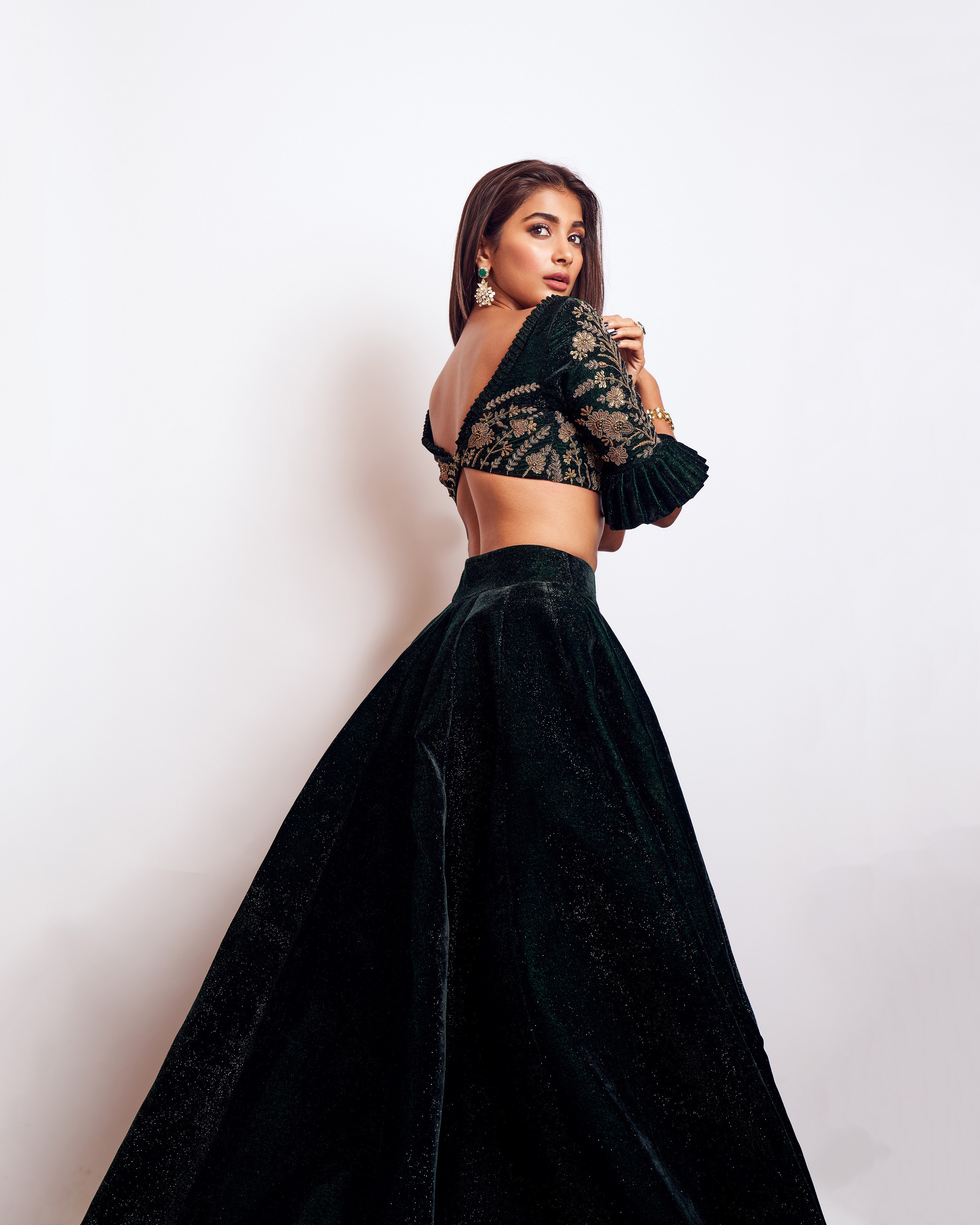 Pooja Hegde, Fundo branco, Atriz indiana, Atriz de Bollywood, Atriz linda