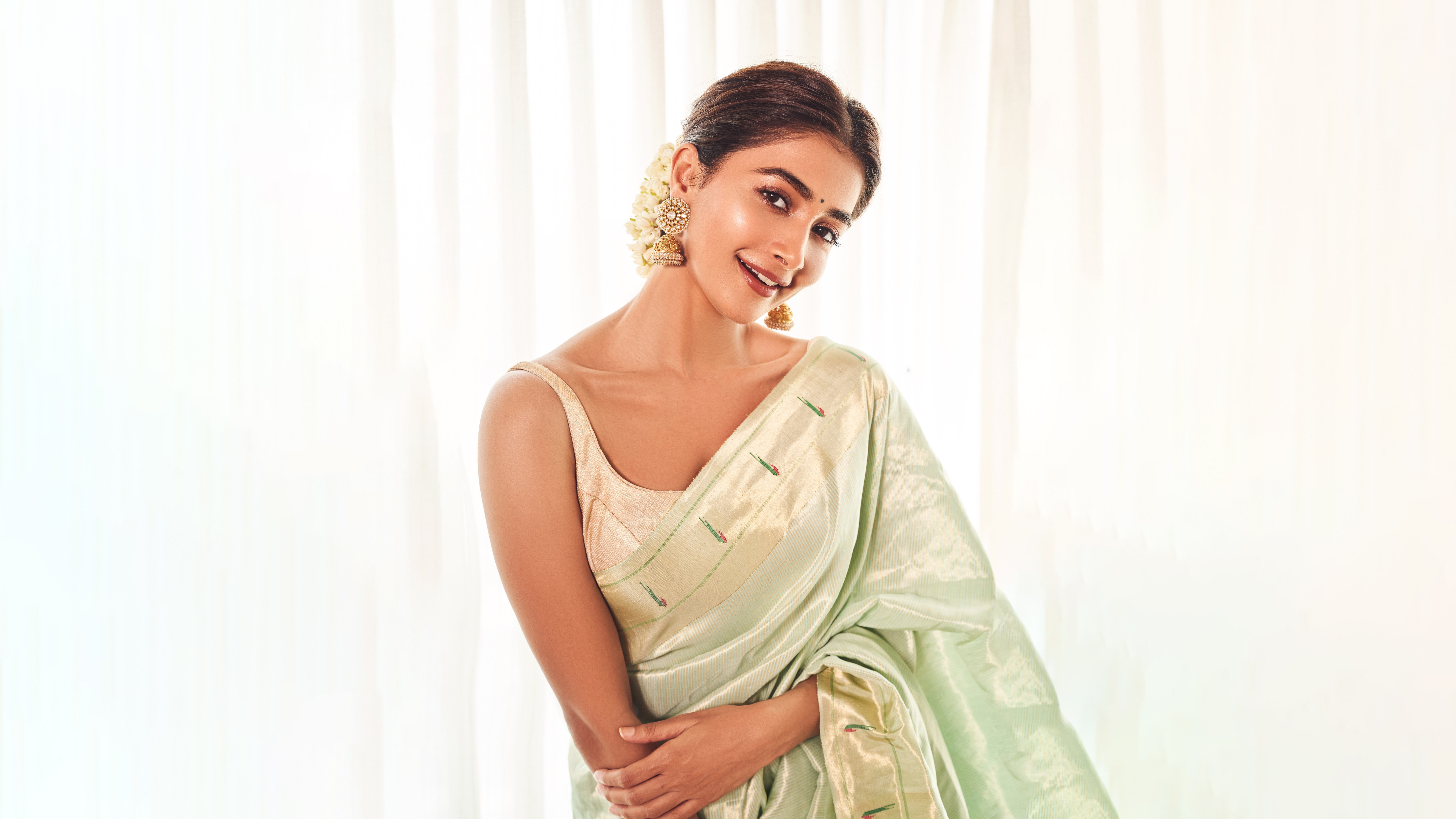 Pooja Hegde, Sari, 5K, 8K, Atriz indiana