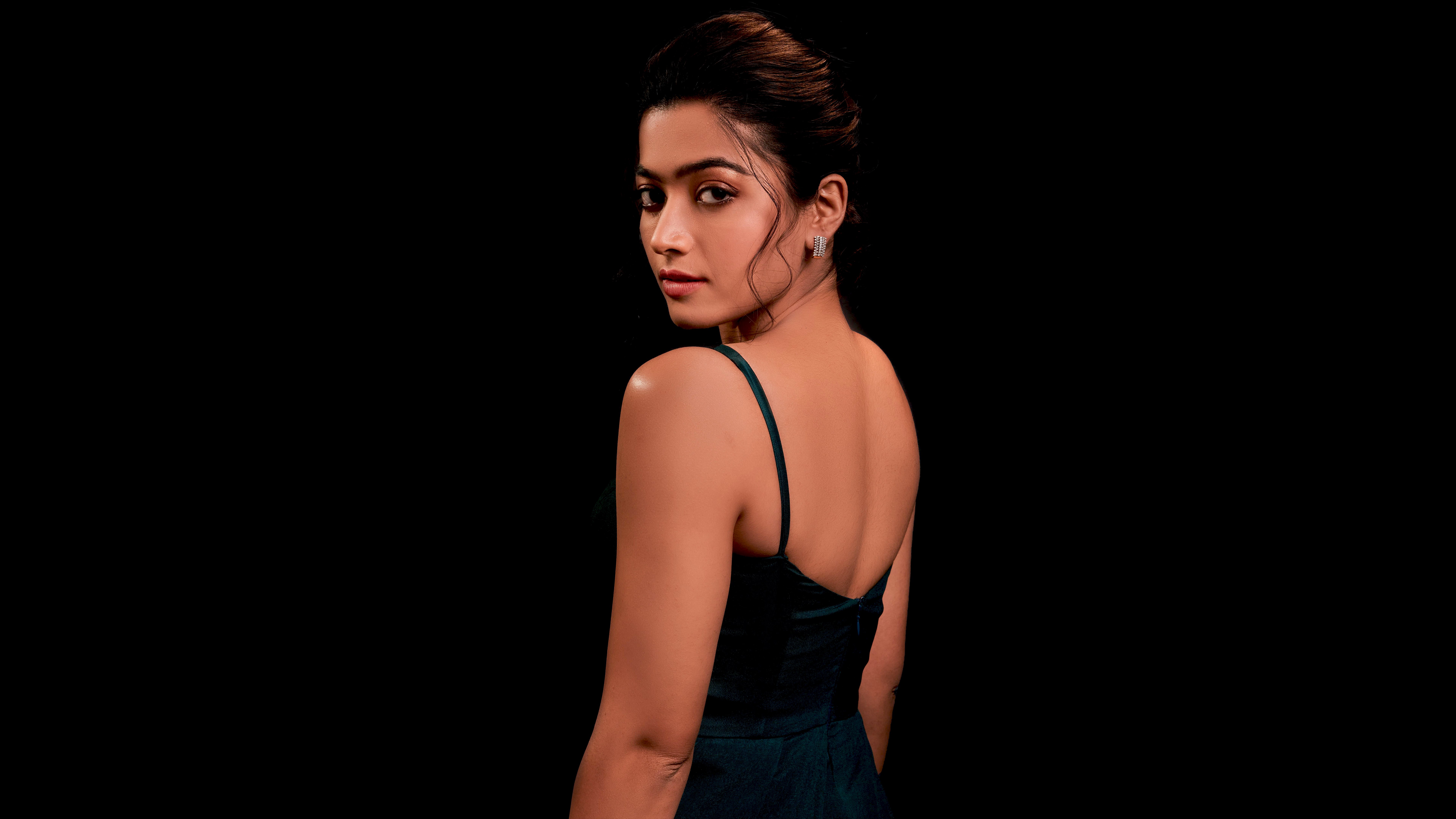 Rashmika Mandanna, Atriz télugo, Atriz indiana, Fundo preto, 5K, 8K