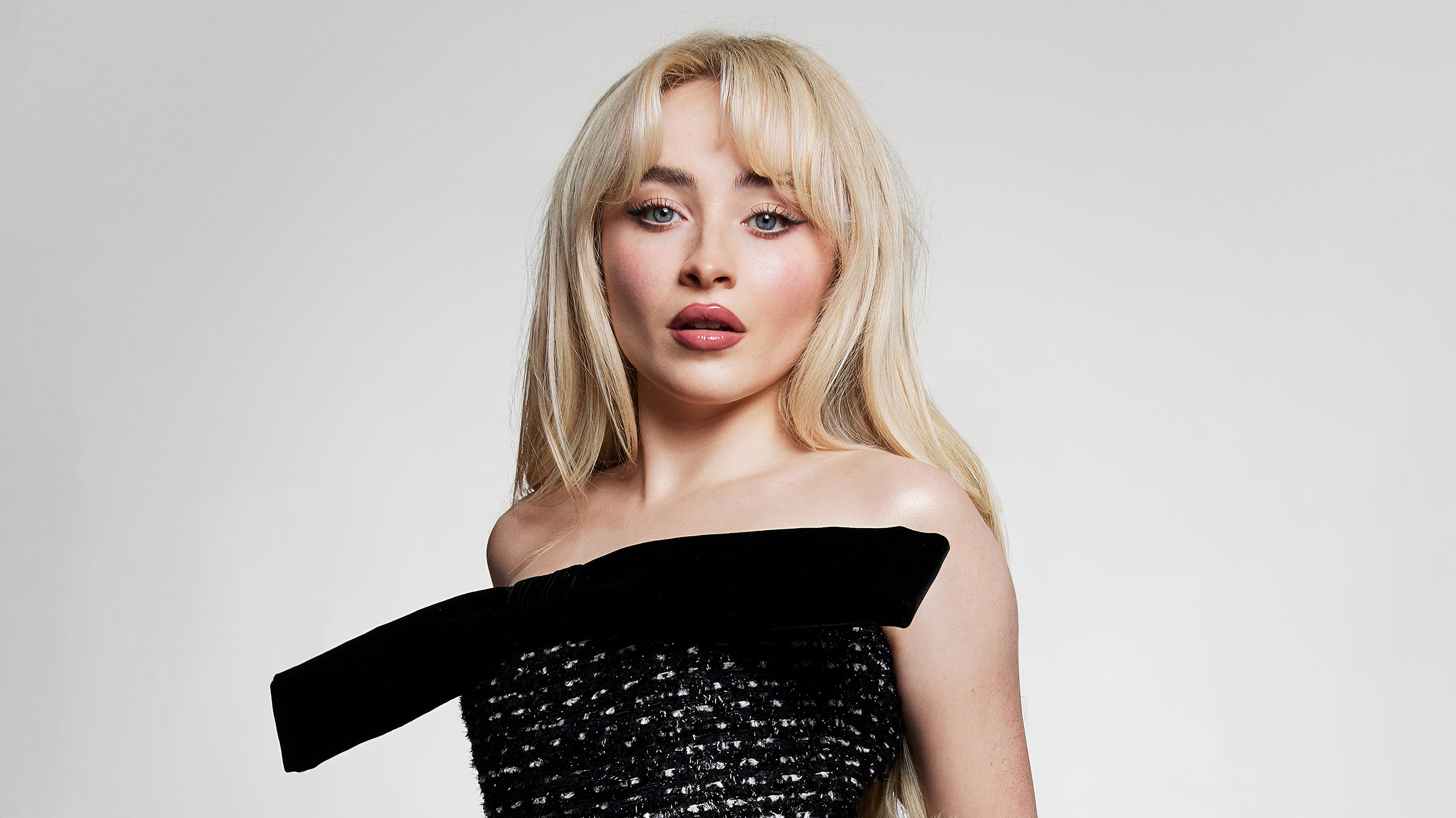Sabrina Carpenter, Fundo branco, Cantora americana, 5K