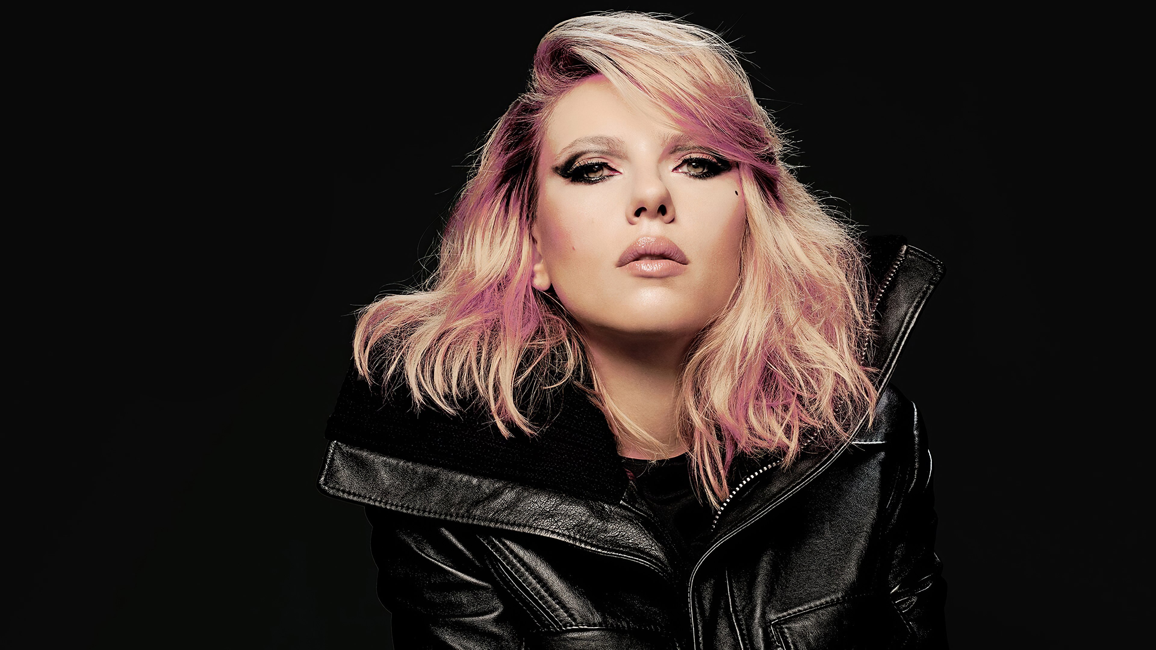 Scarlett Johansson, Fundo preto, Retrato
