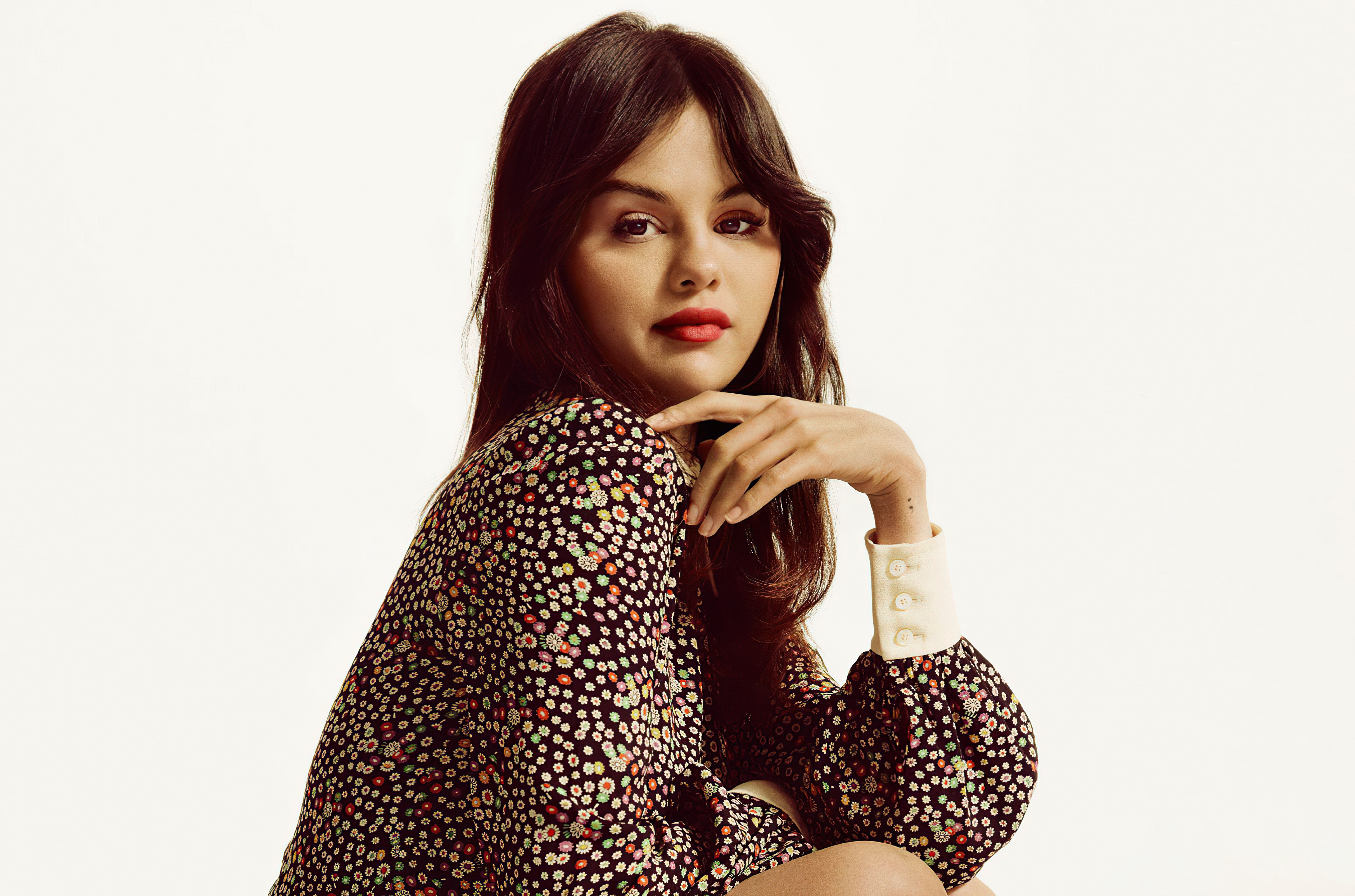 Selena Gomez, Fundo branco, Retrato, 5K