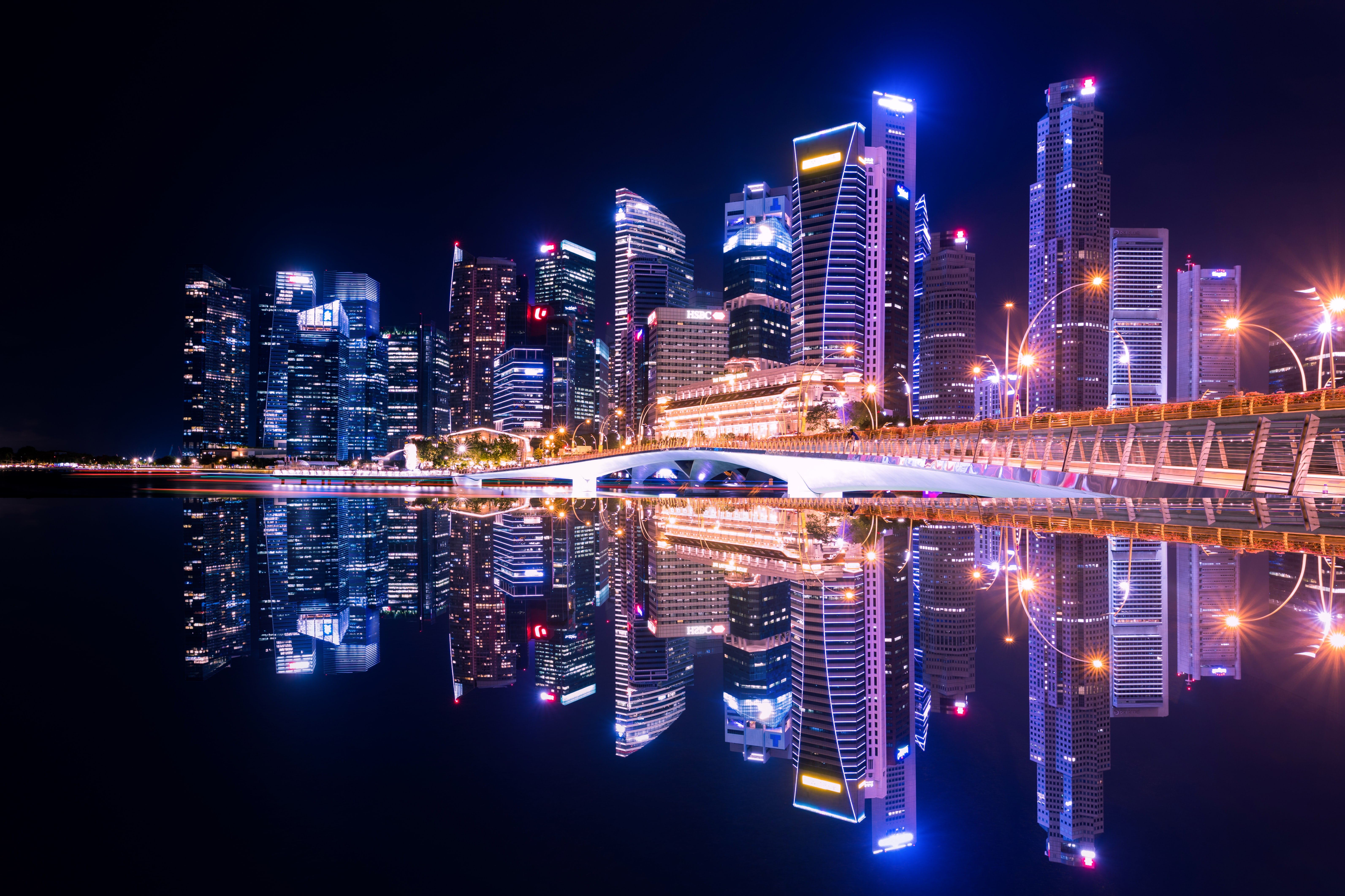 Singapura, Horizonte da cidade, Arranha-céus, Arquitetura moderna, Corpo d'água, Reflexo, Simétrico, Paisagem urbana, Noite, Luzes da cidade, Lindo, 5K