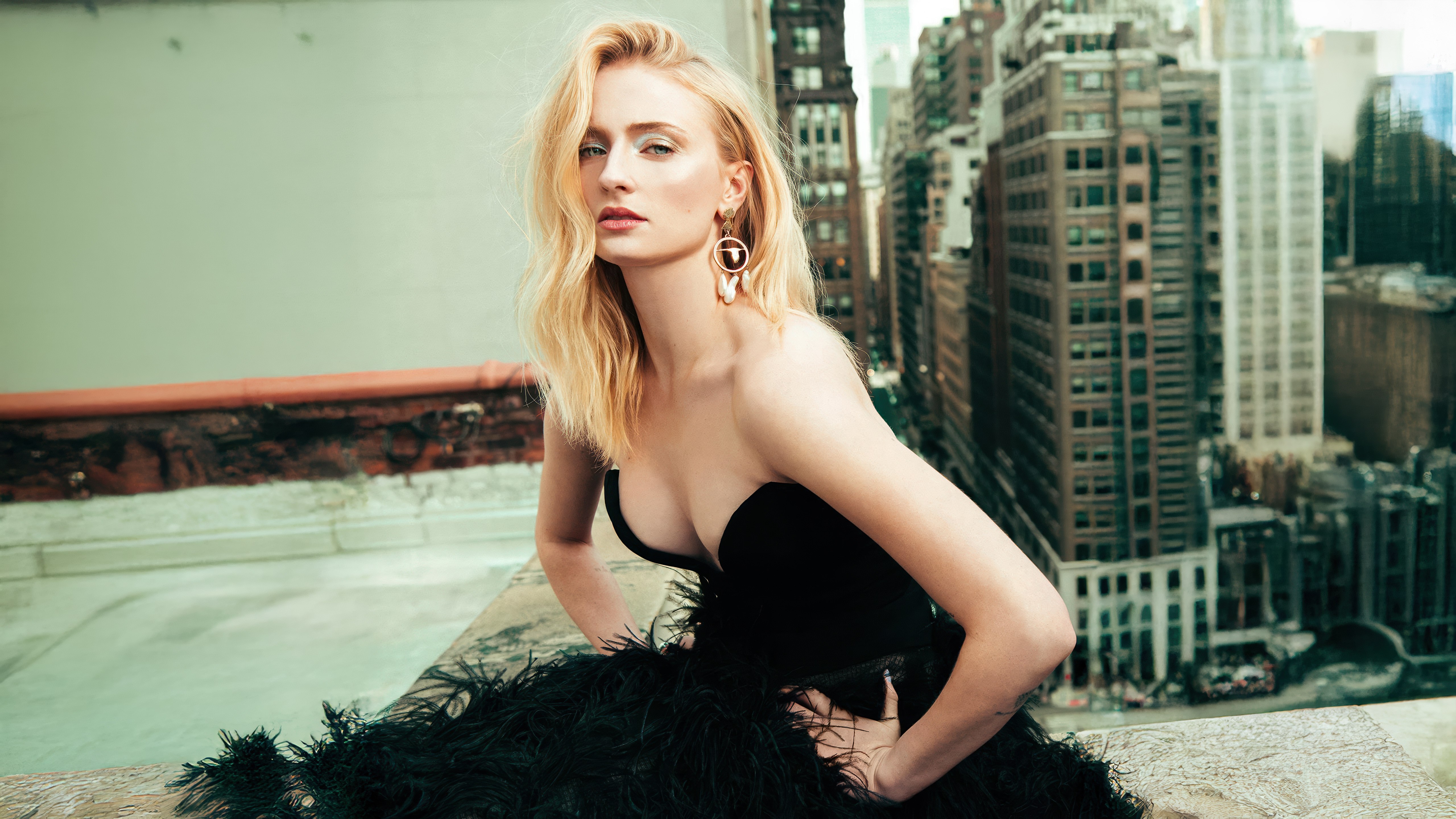 Sophie Turner, Vestido preto, 5K, Retrato