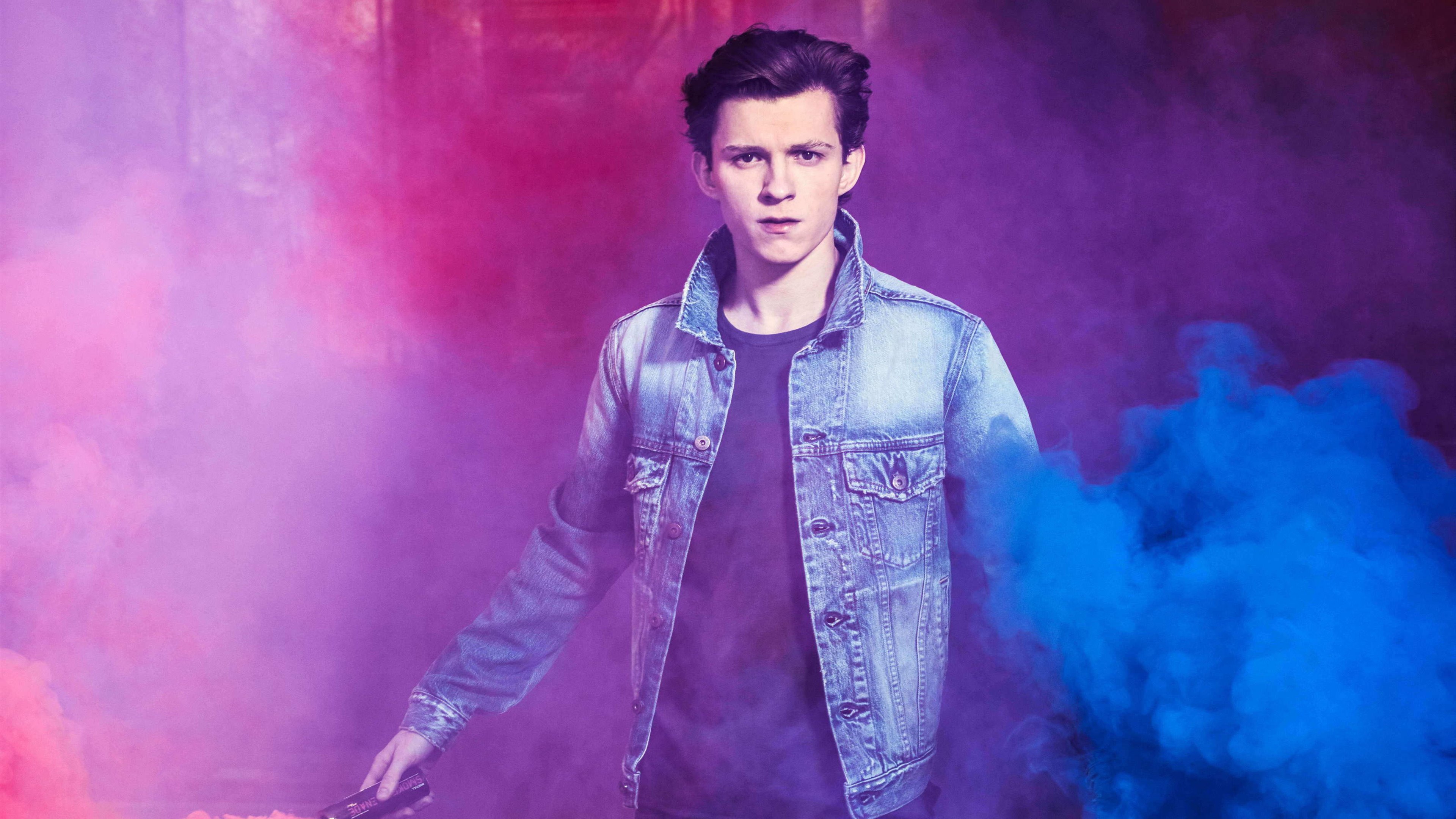 Tom Holland, Fumaça colorida, Ator inglês