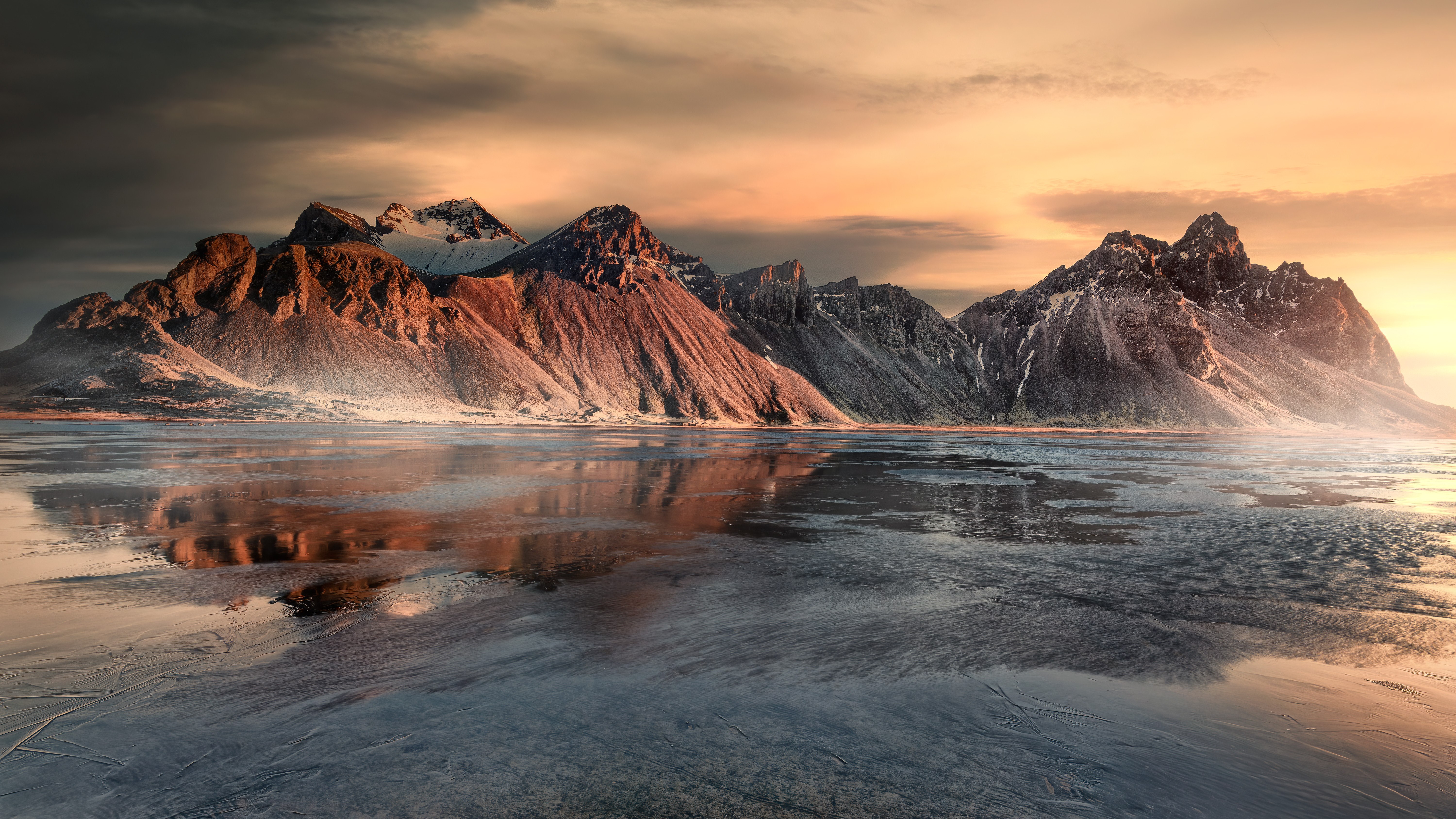 Vestrahorn, Nascer do sol, Coberto de neve, Névoa, Islândia, Congelado, Inverno, Cordilheira, Paisagem, Cenário, 5K, Stokksnes